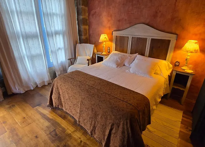 Летний дом Casa Do Castelo De Andrade Пуэнтедеуме