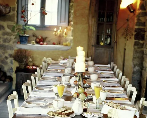 Летний дом Casa Do Castelo De Andrade Пуэнтедеуме