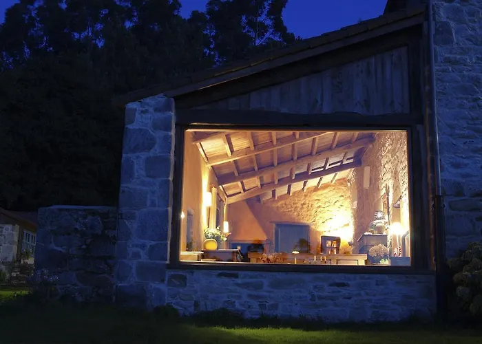 Летний дом Casa Do Castelo De Andrade Пуэнтедеуме